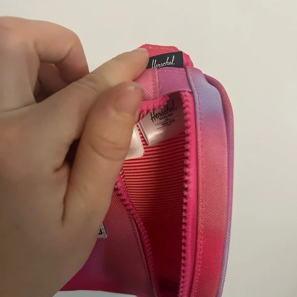 Herschel Kids Pink Hip Pack - Picture 3 of 4